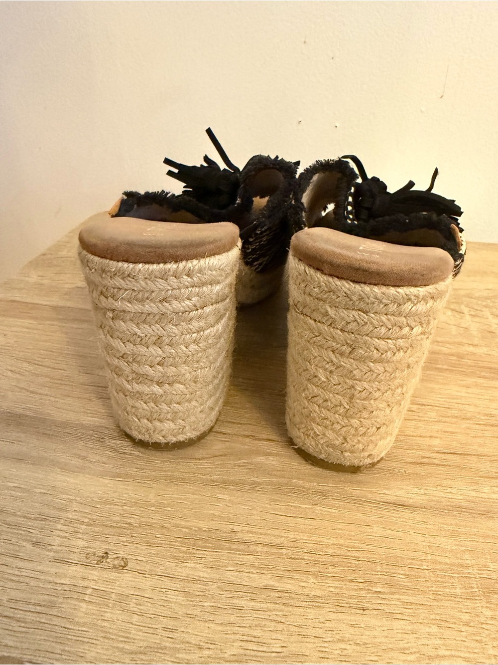 Toms Black and Cream Woven Tassel Slide Mules Size 9 - Picture 4 of 7
